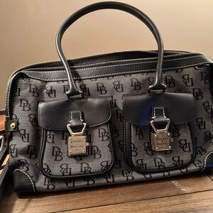 Dooney and Bourke classic shoulder bag